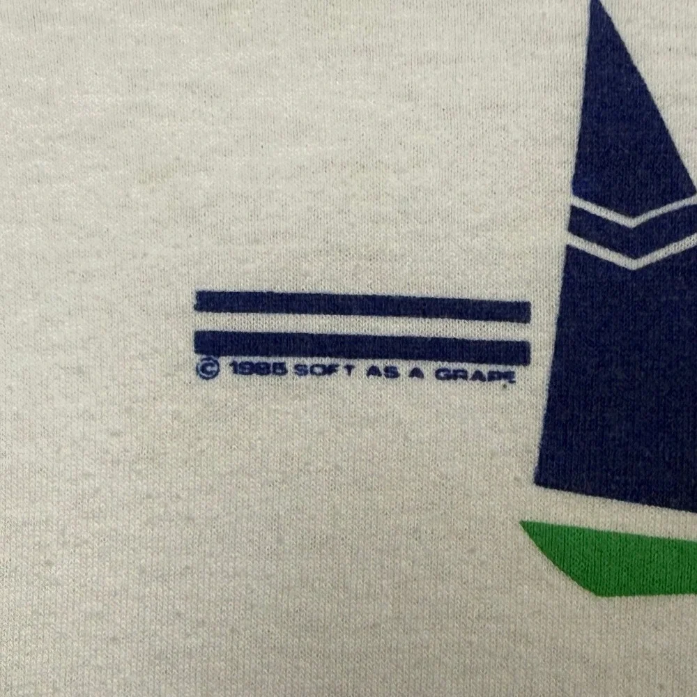 Kids Vintage 80s‎ Saint Armands Key Florida Sailboat T-shirt